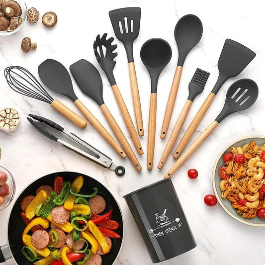 12 pcs set Wooden Handle Silicone Kitchen Utensils With Storage Bucket High Temperature Resistant And Non Stick Pot Spatula Spoon( random color )